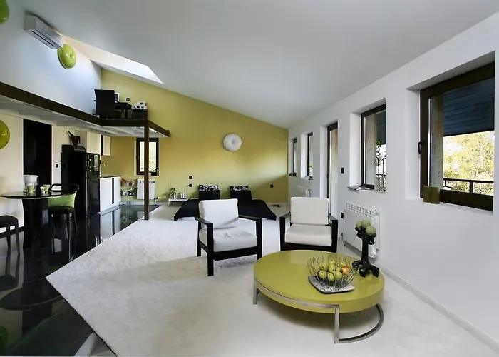 Хотел 6ato & Wellnes 4*