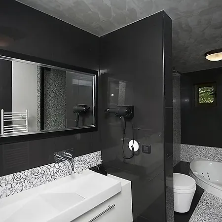 Hotel 6ato & Wellnes