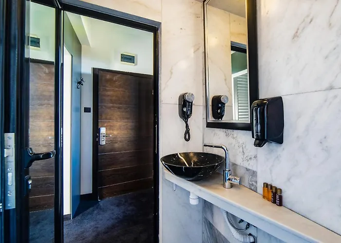 Hotel 6ato & Wellnes