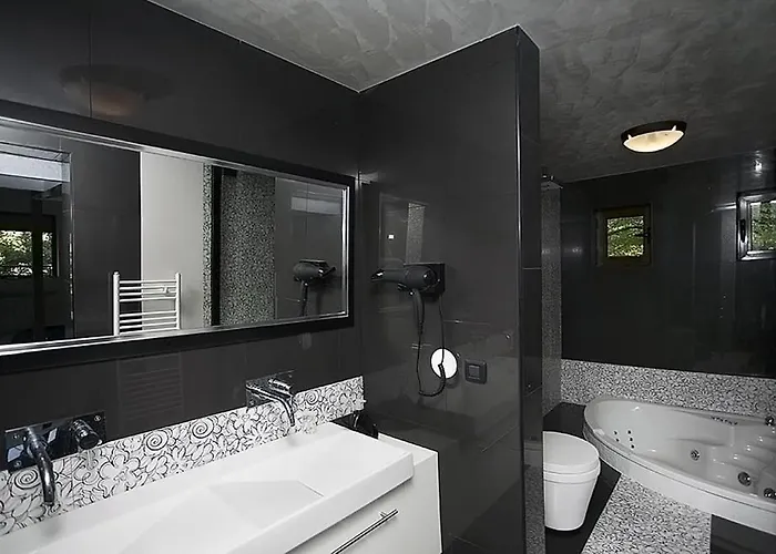 Hotel 6ato & Wellnes