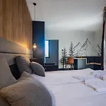 6ato & Wellnes Hotell